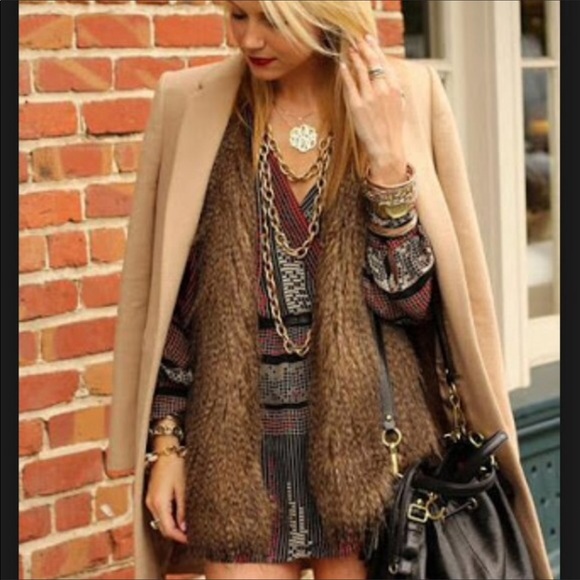 ♥️  Trina Turk ~ Faux Fur Vest ~ Braden ❤️ - Picture 3 of 8